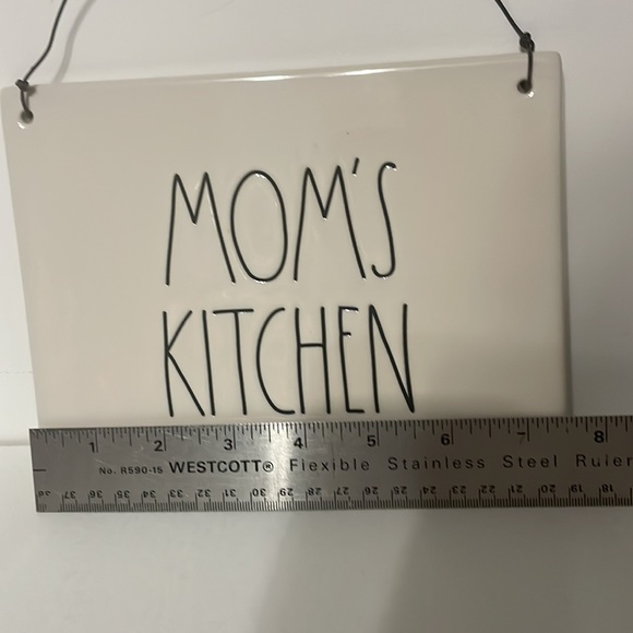 Rae Dunn Plaque MOM’S KITCHEN Artisan Collection By Magenta 202 - Picture 2 of 5